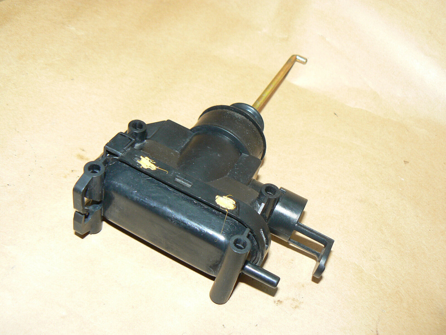 MERCEDES Trunk Lock Vacuum Element Actuator W107 380sl 560SL 560 107 sl 500 R107