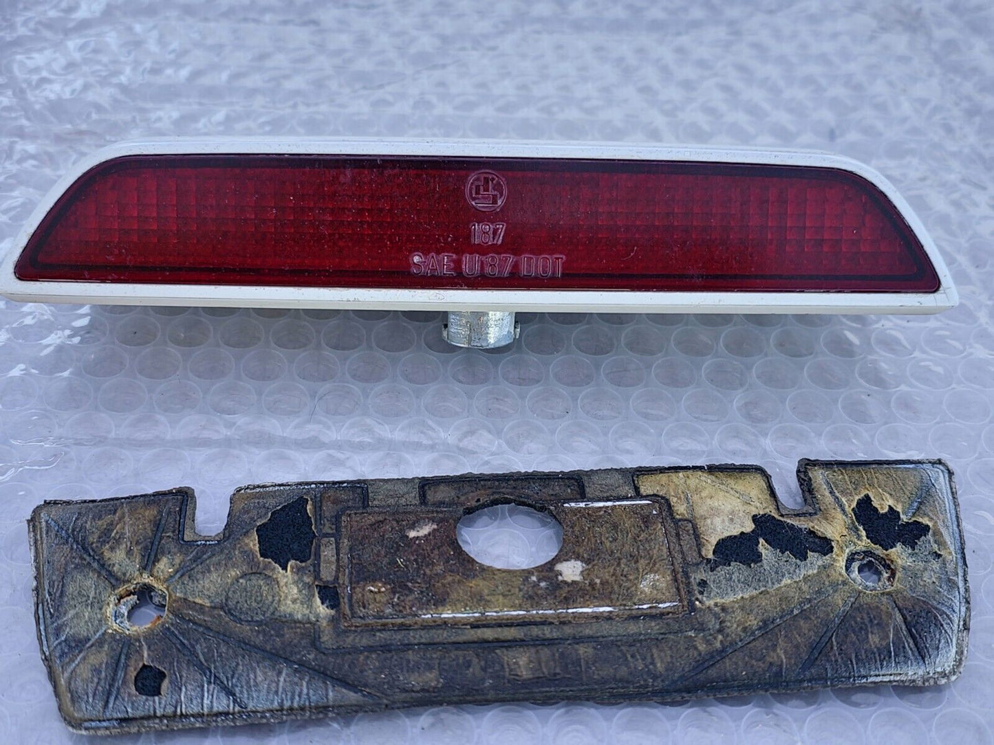 SL W107 Trunk Third Brake Light Lens 560sl 450 380 107 560 500 r107 Mercedes slc