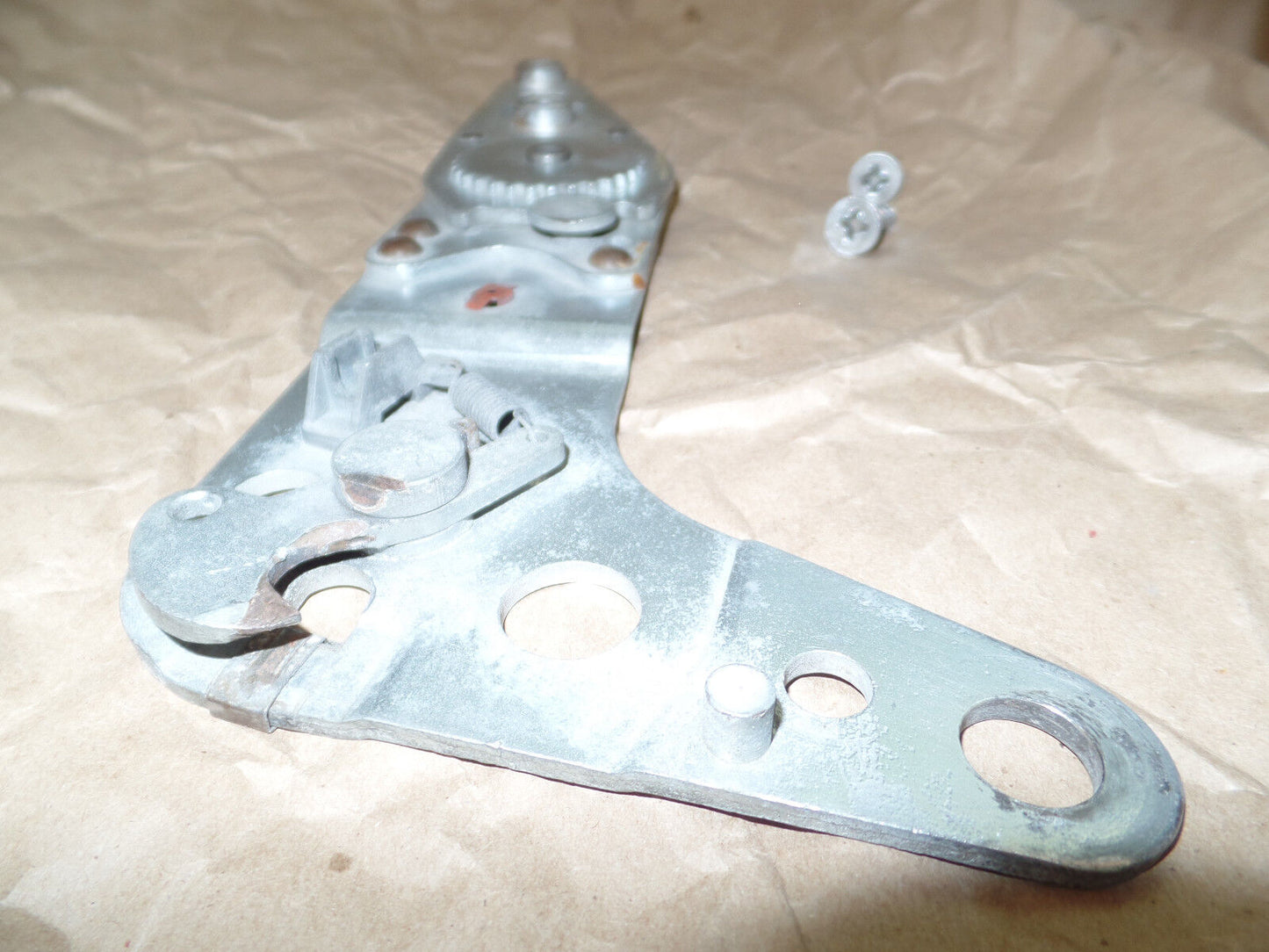 SL 107 SEAT BACKREST ADJUSTER 560 450 W107 500 380 R107 HINGE SLC 420 0009107986