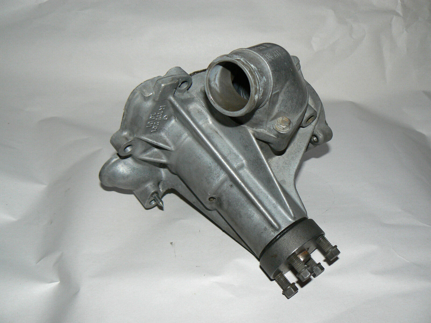 SL W107 107 Water Pump 560 560sl inlet 1172011001 W126 126 R107 1172030174 INLET