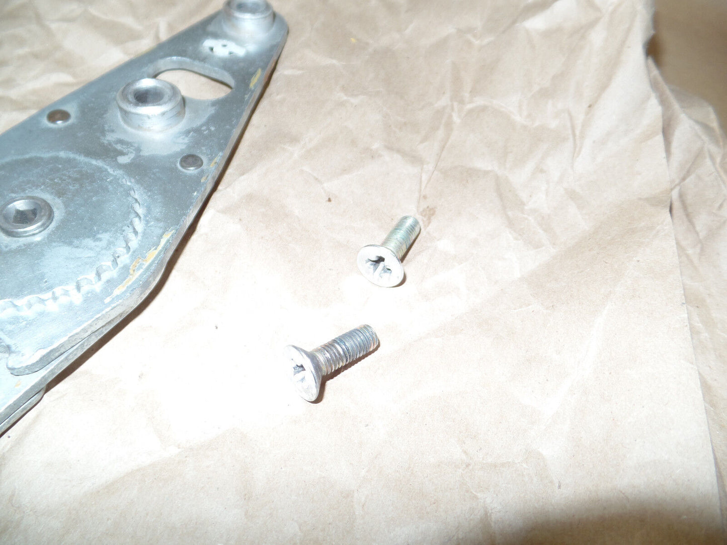 SL 107 SEAT BACKREST ADJUSTER 560 450 W107 500 380 R107 HINGE SLC 420 0009107986