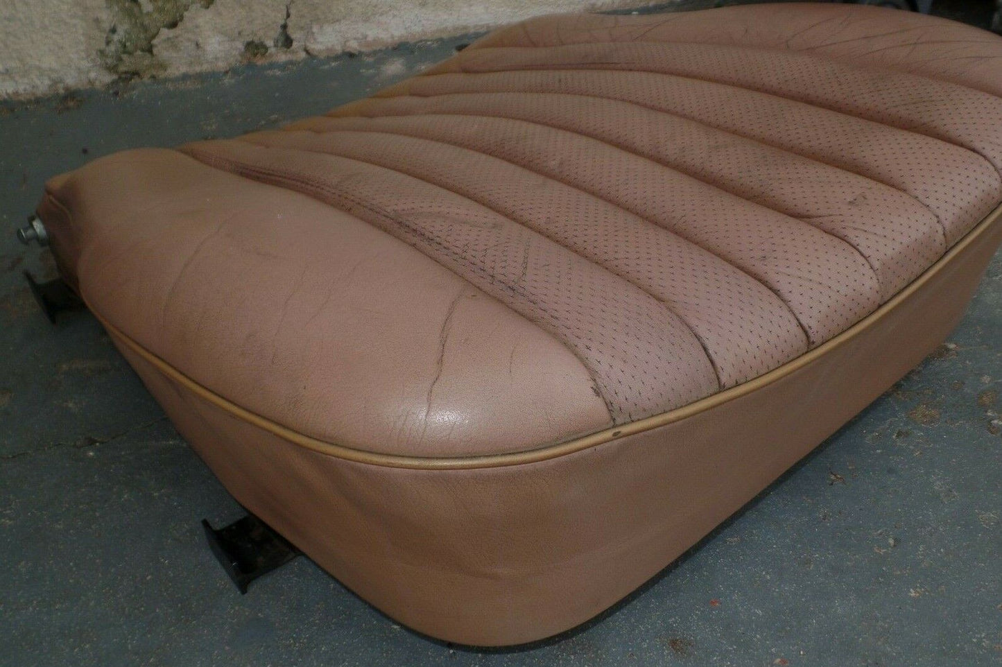 Mercedes sl 107 Lower Seat 380sl 450sl 560sl SLC 450 380 560 W107 420 280 350