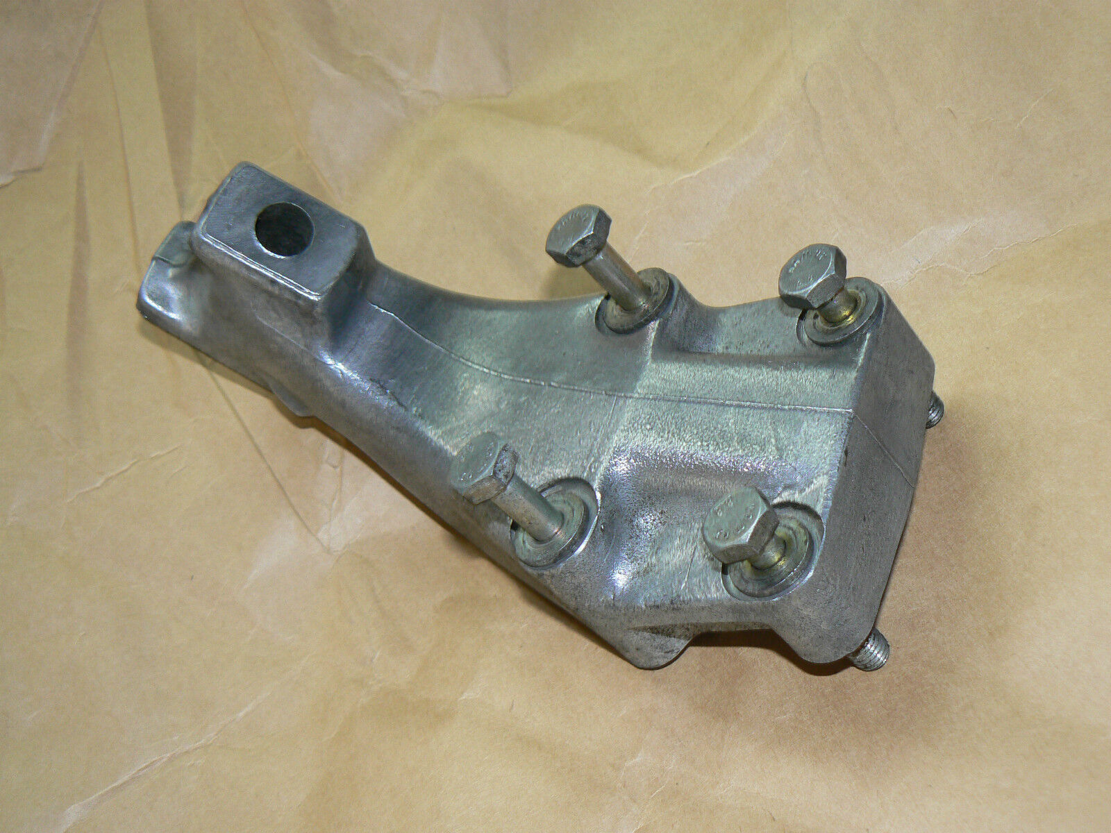 MERCEDES SL Engine mount support 560 450 107 SLC  W107 380sl motor 1162234704
