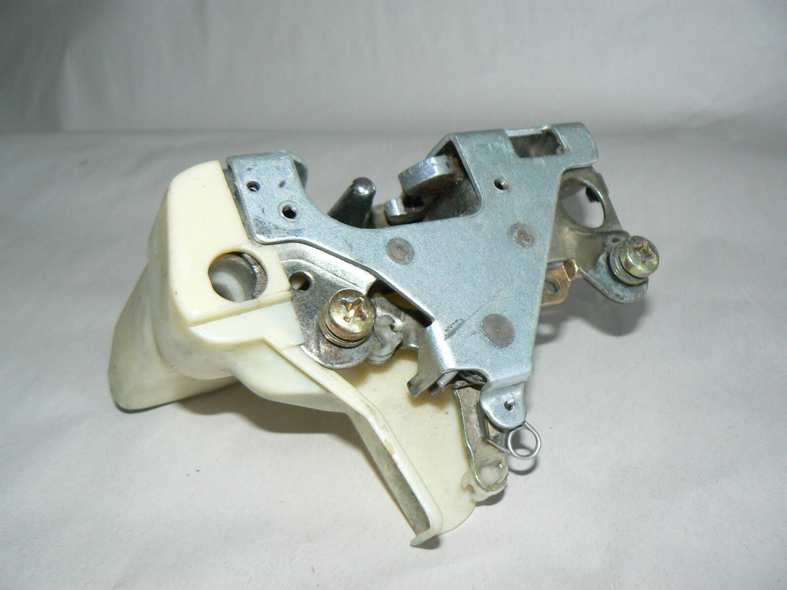 Mercedes SL 107 Door Lock Mechanism 560sl 560 W107 420 500 1077201835