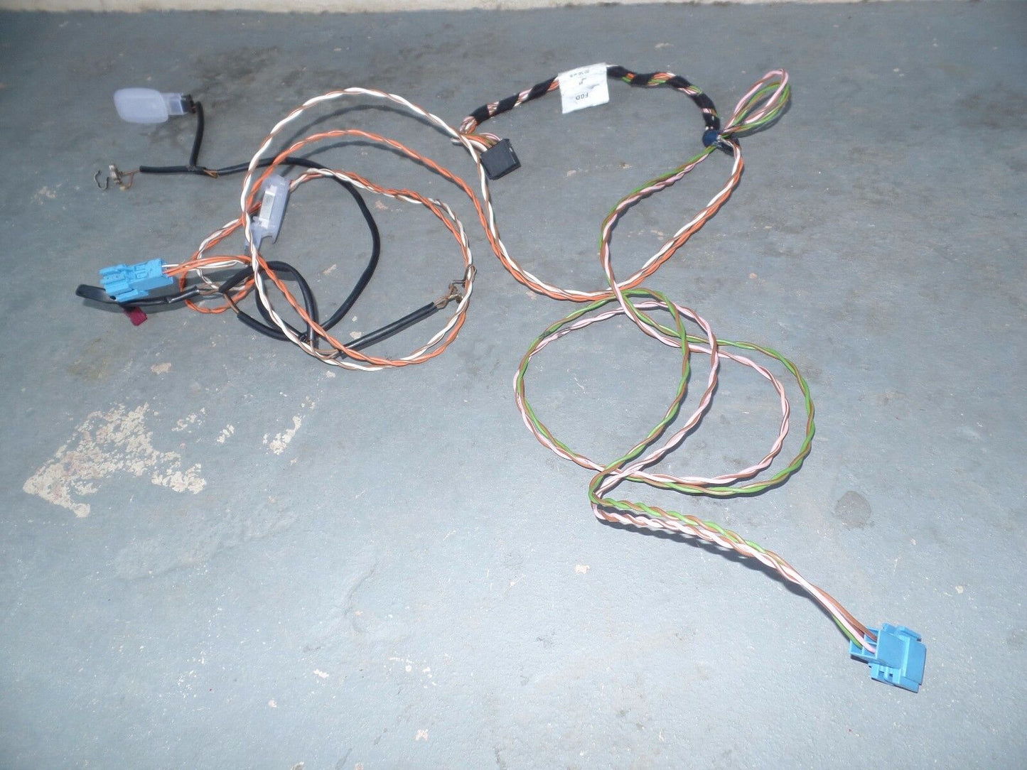 Mercedes Benz wiring harness for speaker c230 c240 c280 c320 c350 2035404606