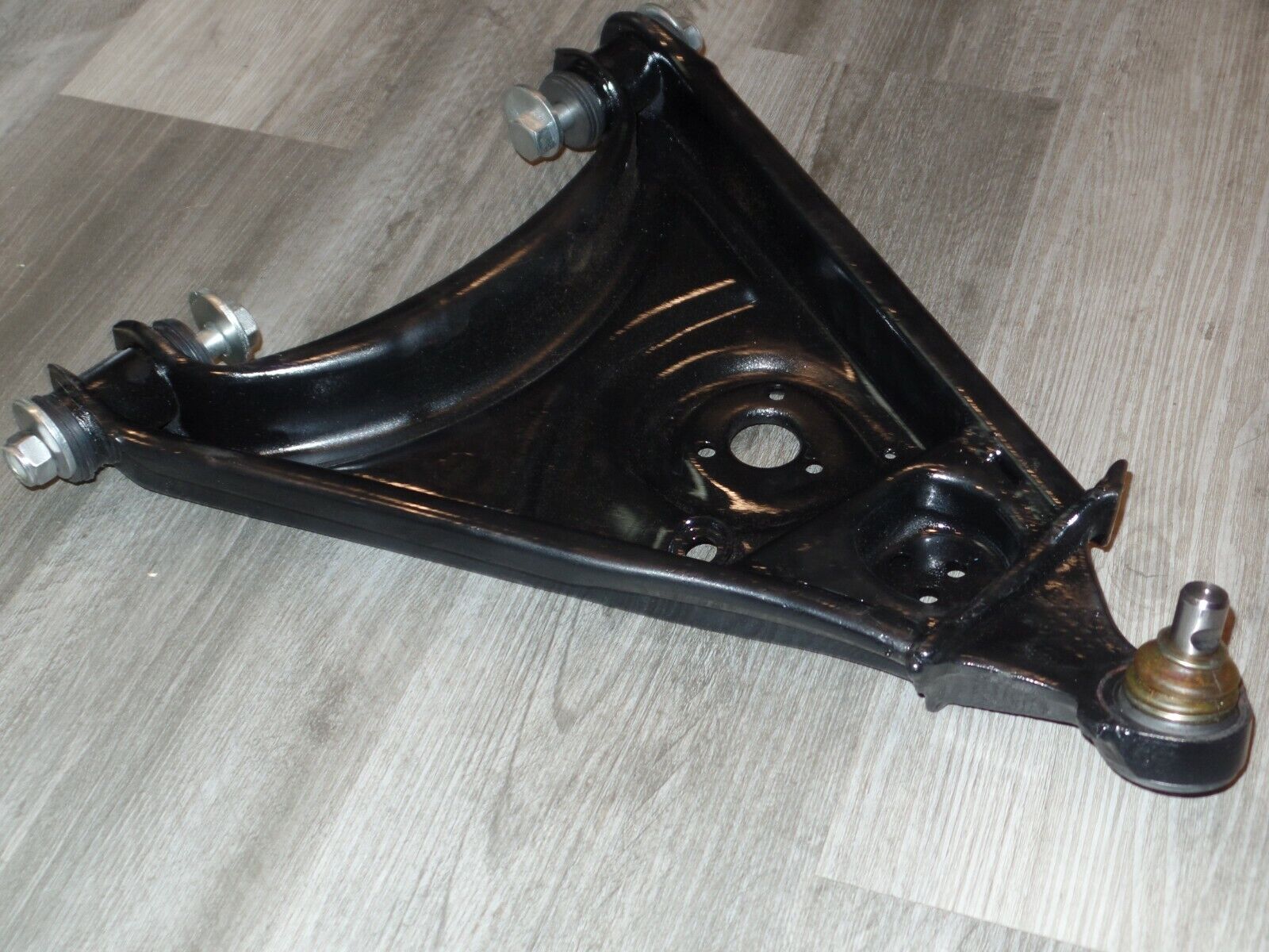 Mercedes sl 107 Left Lower Control Arm 560sl w107 1073302407 560 sl transverse