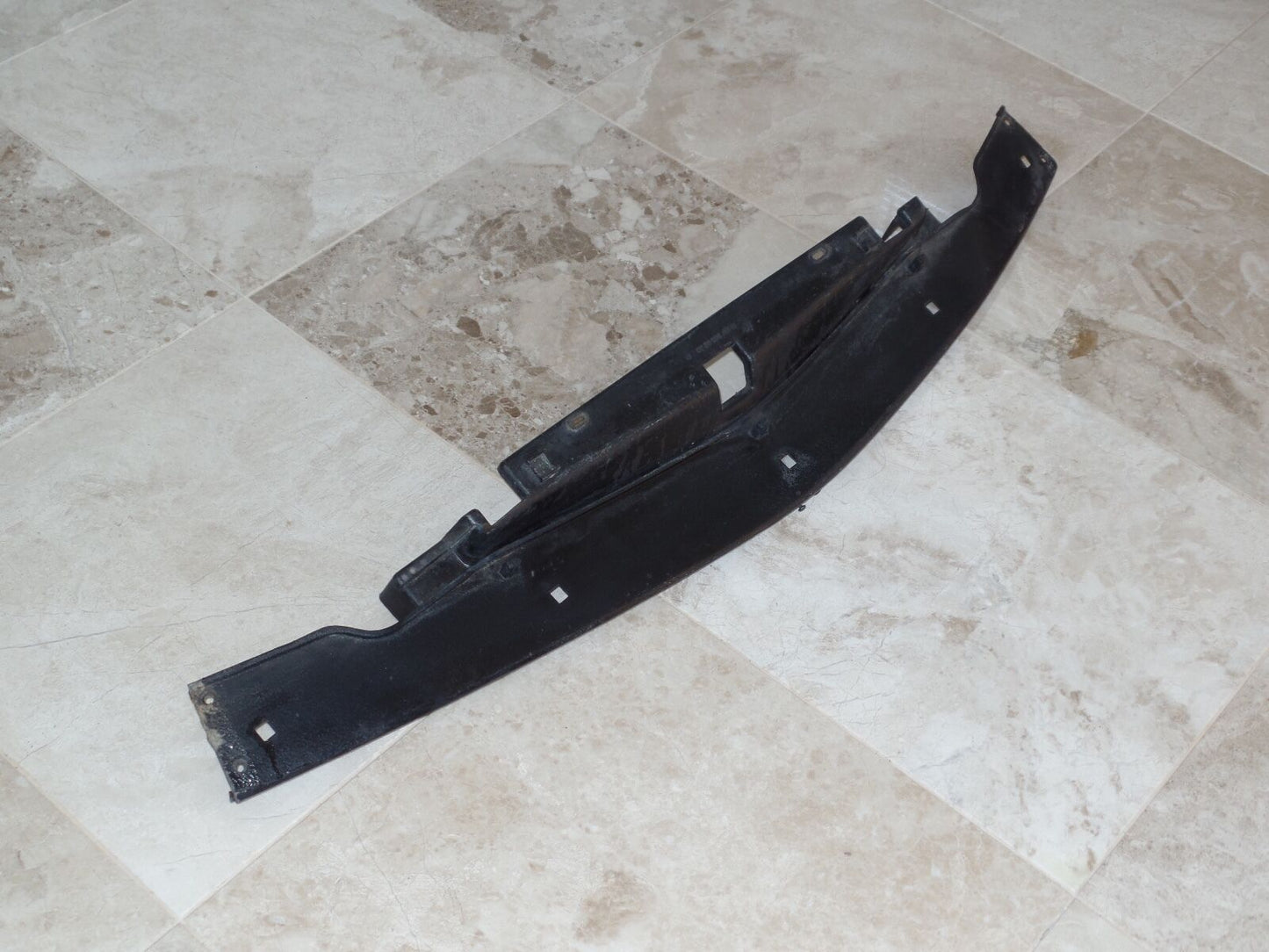 MERCEDES Radiator covering mount lower spoiler 560sl W107 SL 560 1075050088 R107
