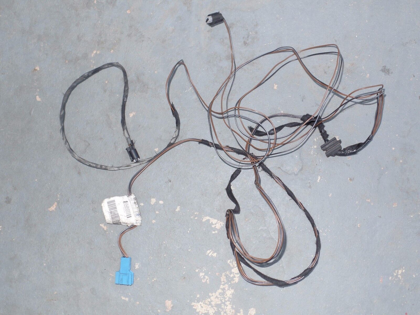 Mercedes Benz wiring harness windshield spray c230 c320 c240 c350 2035403006