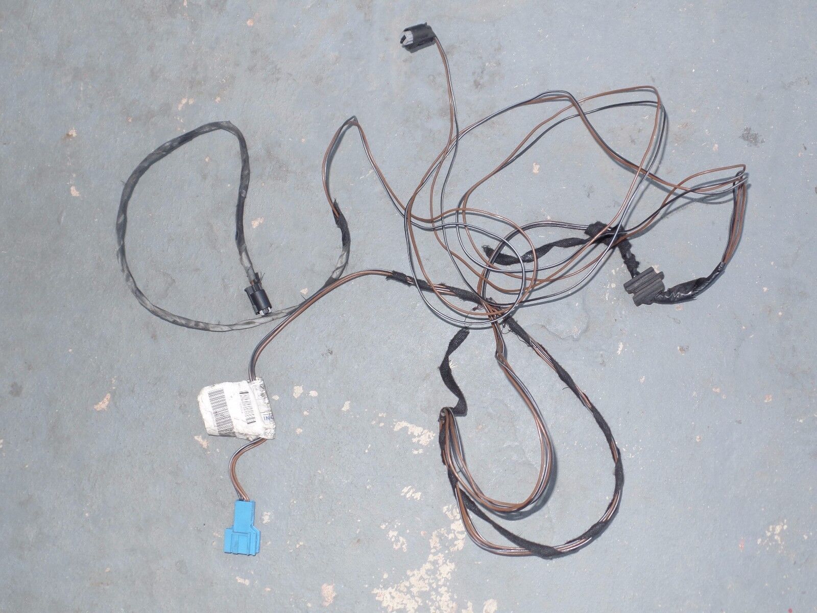 Mercedes Benz wiring harness windshield spray c230 c320 c240 c350 2035403006