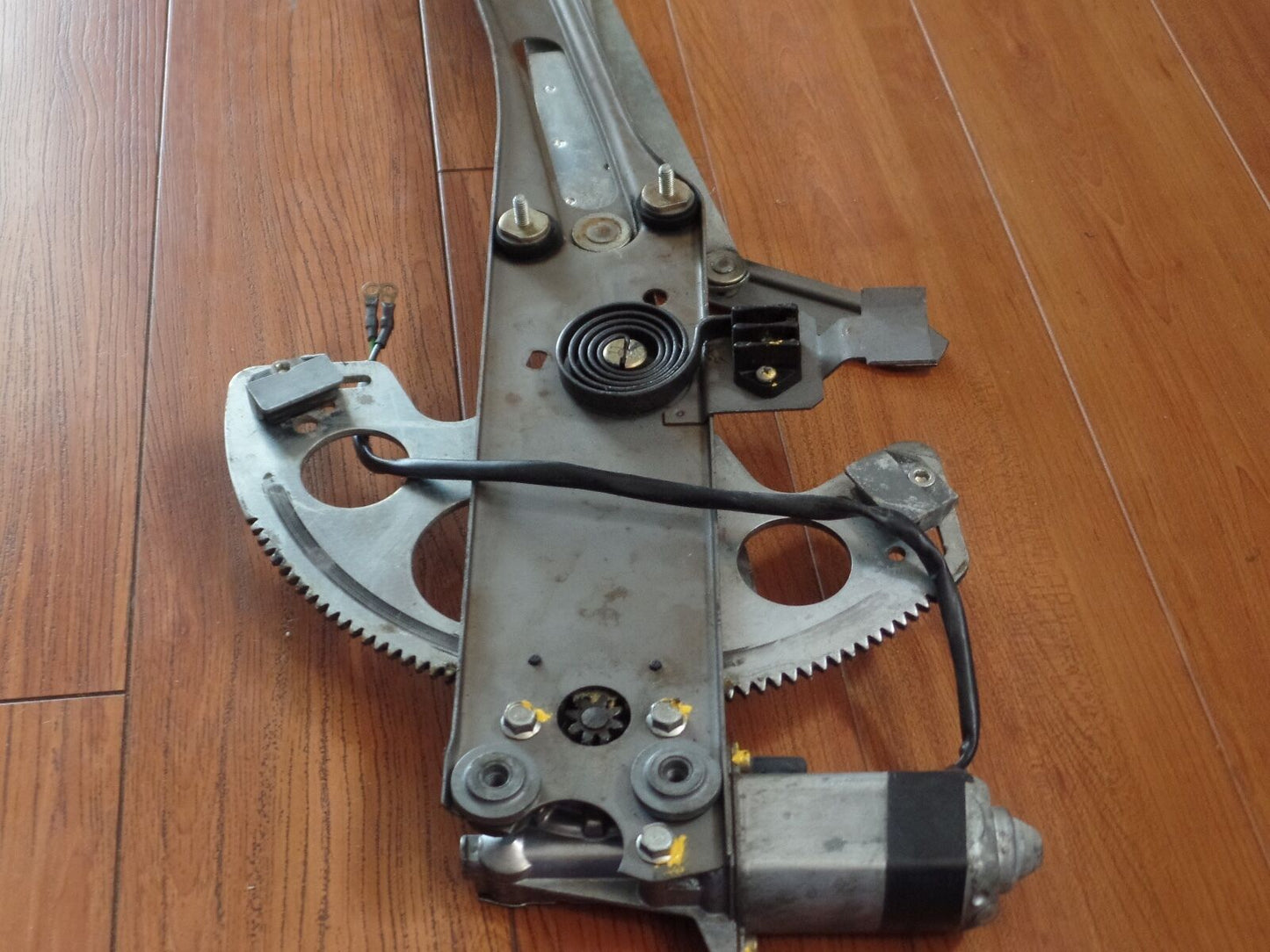 Mercedes SL Window Regulator 450sl 380sl 560sl 1077200846 w107 r107 450 560 380