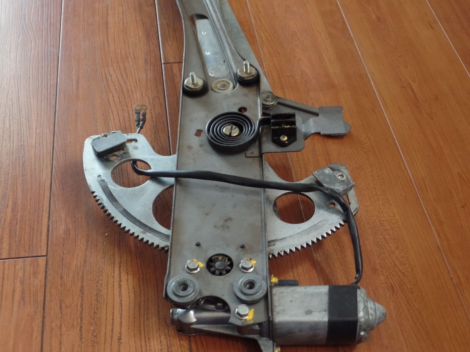 Mercedes SL Window Regulator 450sl 380sl 560sl 1077200846 w107 r107 450 560 380