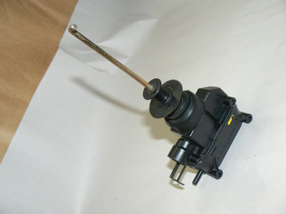 MERCEDES Trunk Lock Vacuum Element Actuator W107 380sl 560SL 560 107 sl 500 R107