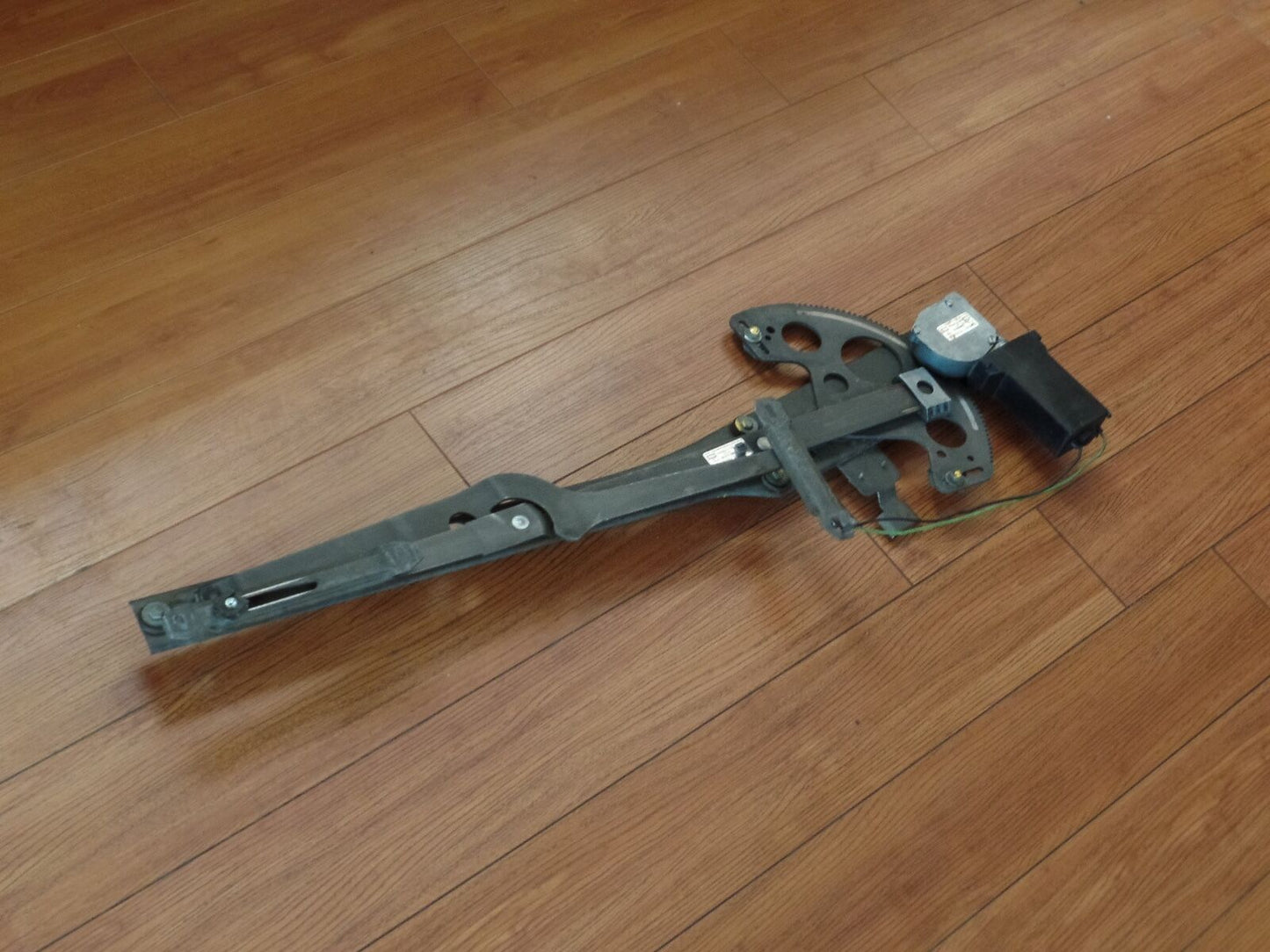 Mercedes SL Window Regulator 450sl 380sl 560sl 1077200846 w107 r107 450 560 380
