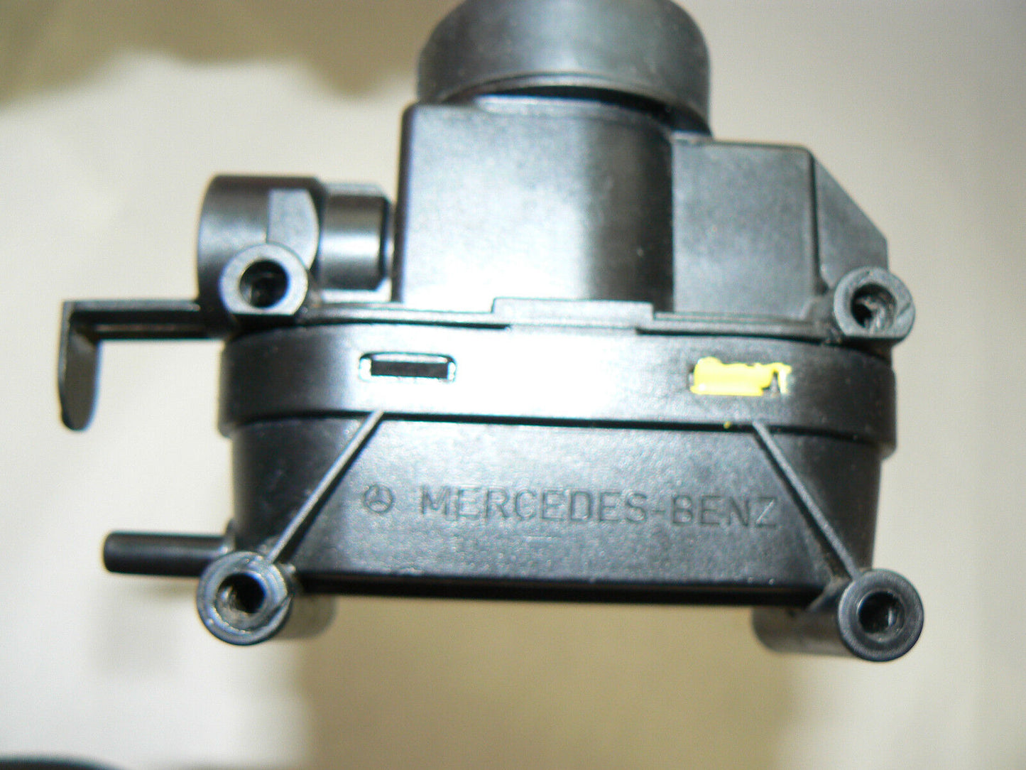 MERCEDES Trunk Lock Vacuum Element Actuator W107 380sl 560SL 560 107 sl 500 R107