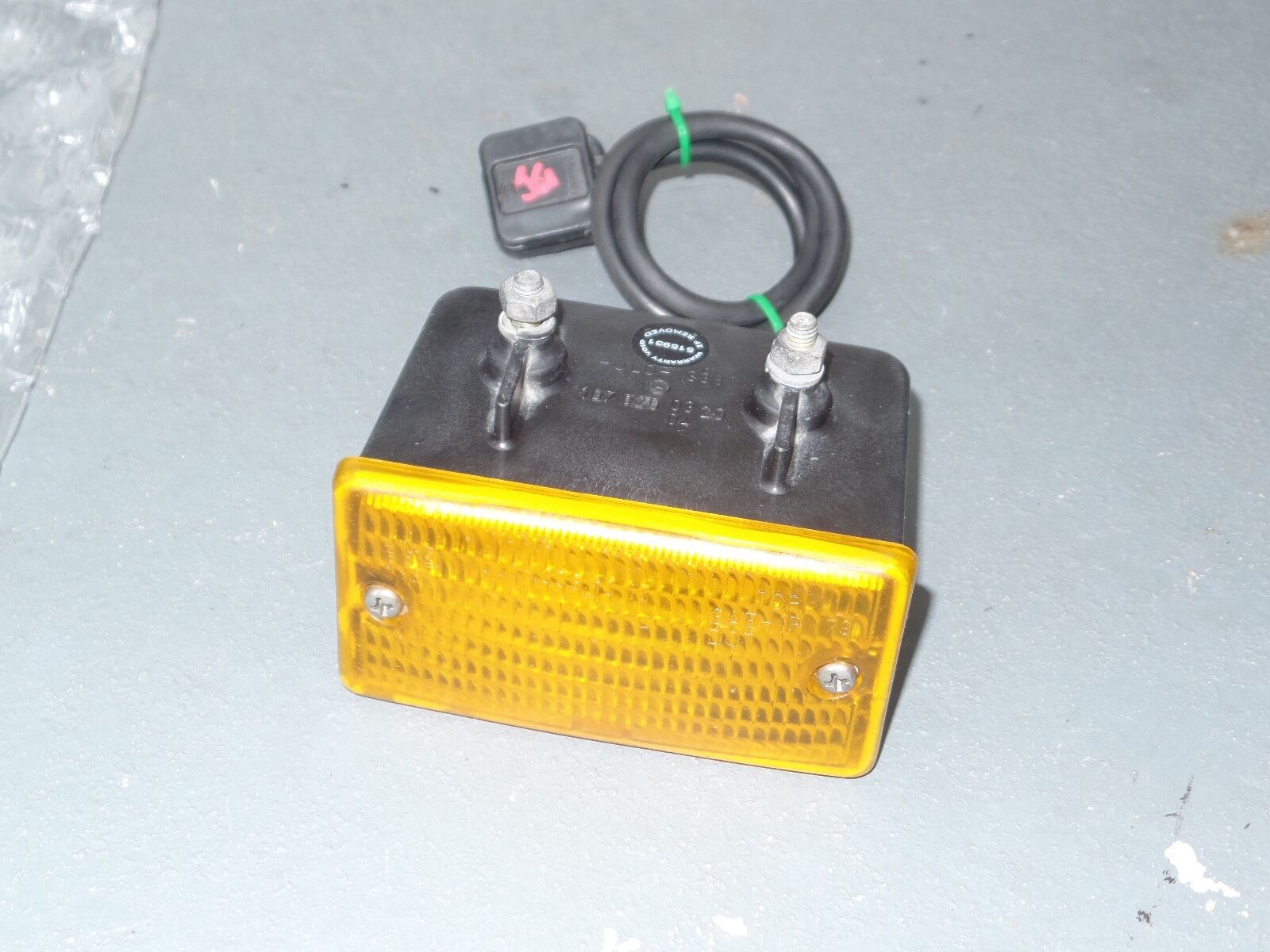 MERCEDES 107 TURN SIGNAL 450 380 560 SLC sl light 500 450sl 560sl w107 r107 350
