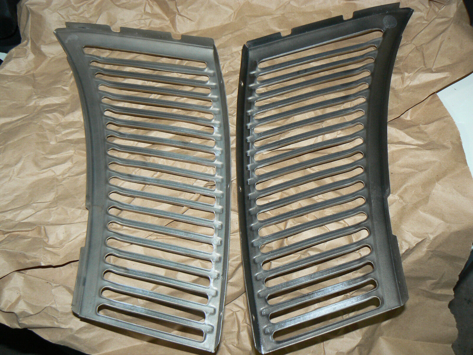 Mercedes SL Cowl Grill 560sl 107 450sl 380sl grille slc 450 560 380 r107 w107