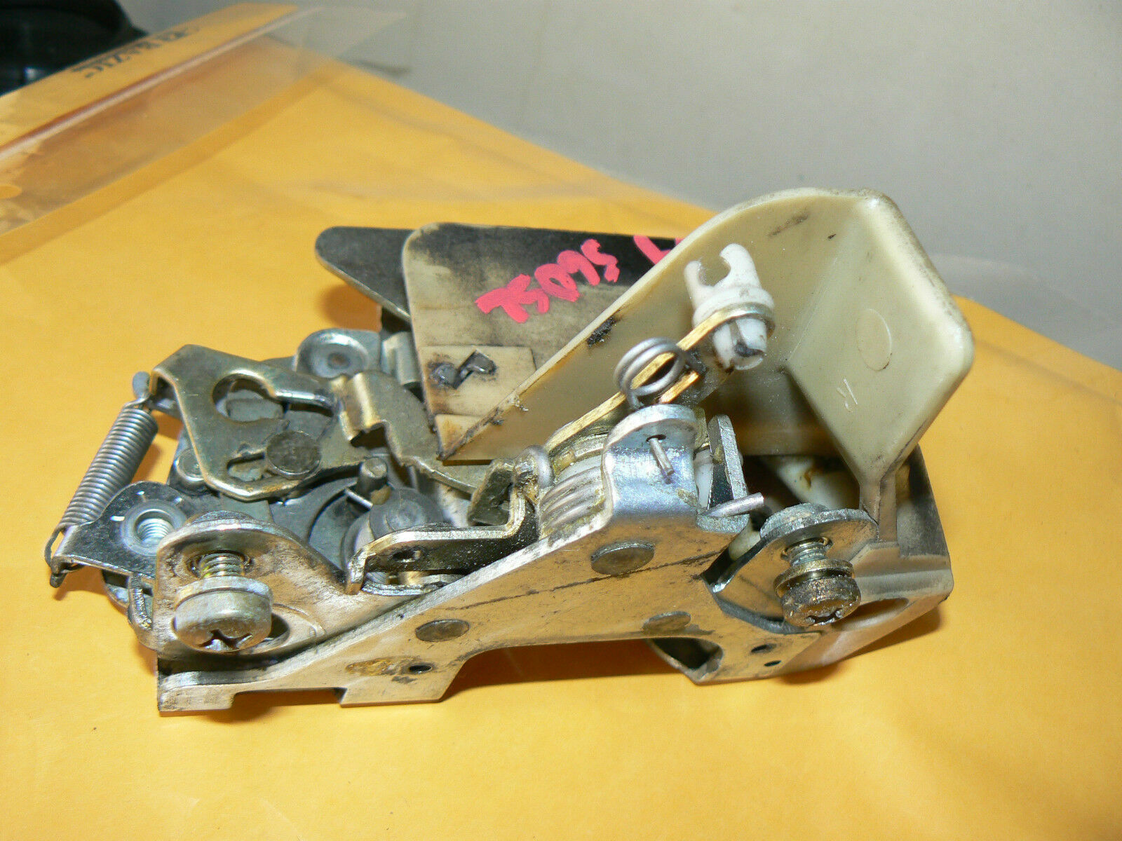Mercedes SL 107 Door Lock Mechanism 560sl 560 W107 420 500 1077201835