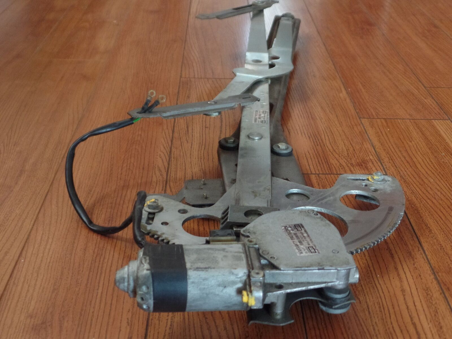 Mercedes SL Window Regulator 450sl 380sl 560sl 1077200846 w107 r107 450 560 380