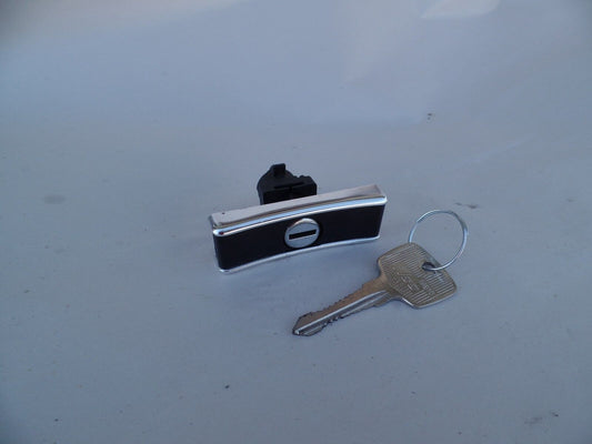 MERCEDES SL Glove box lock w key 107 450sl 380 560 450 glovebox 380sl 560sl 280 