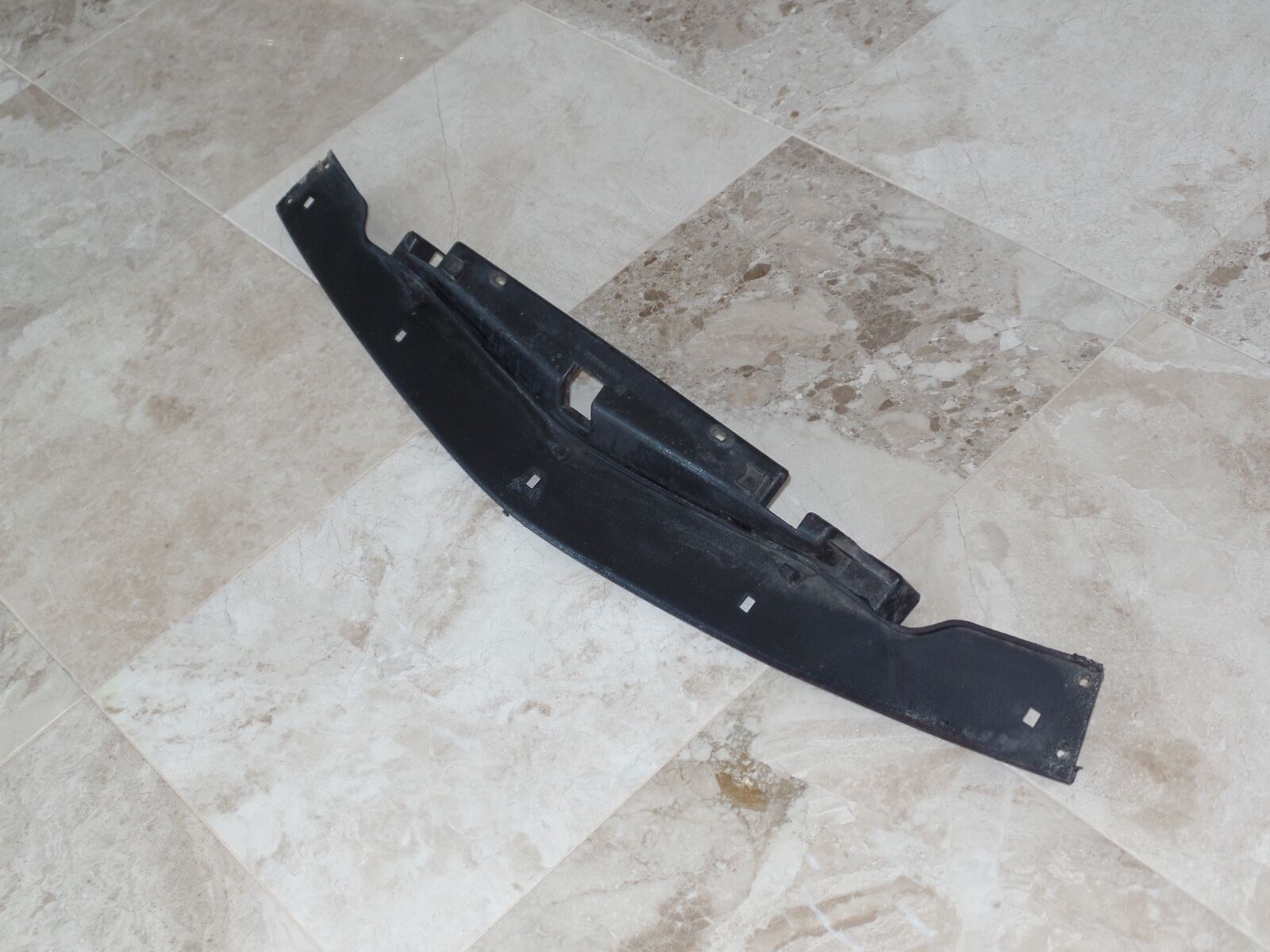 MERCEDES Radiator covering mount lower spoiler 560sl W107 SL 560 1075050088 R107