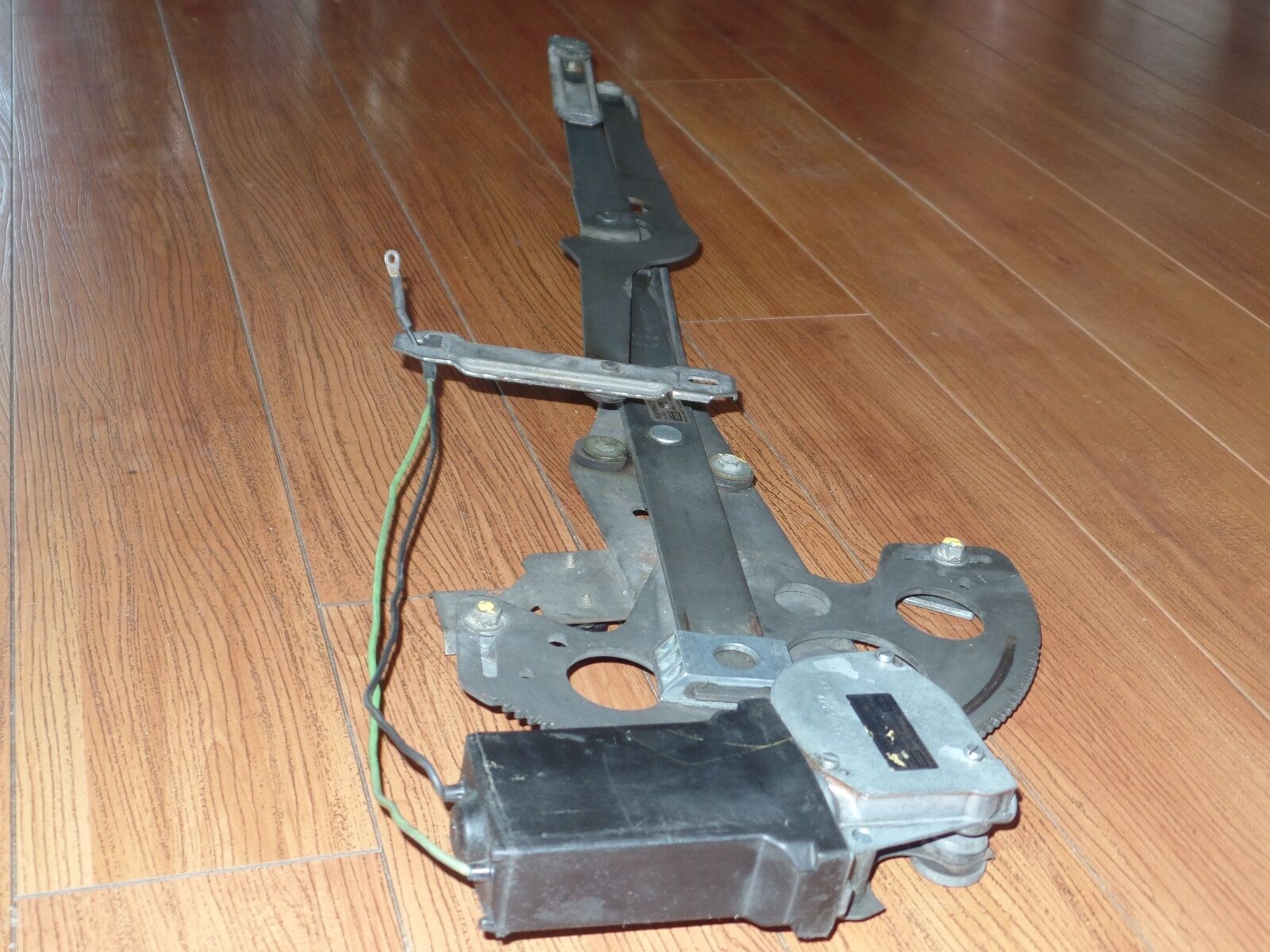 Mercedes SL Window Regulator 450sl 380sl 560sl 1077200846 w107 r107 450 560 380