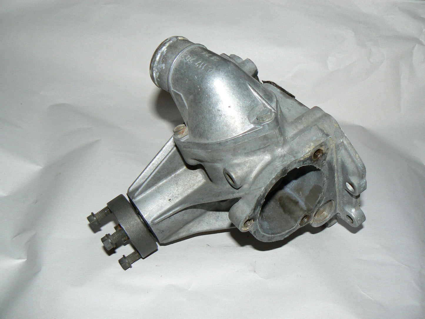 SL W107 107 Water Pump 560 560sl inlet 1172011001 W126 126 R107 1172030174 INLET
