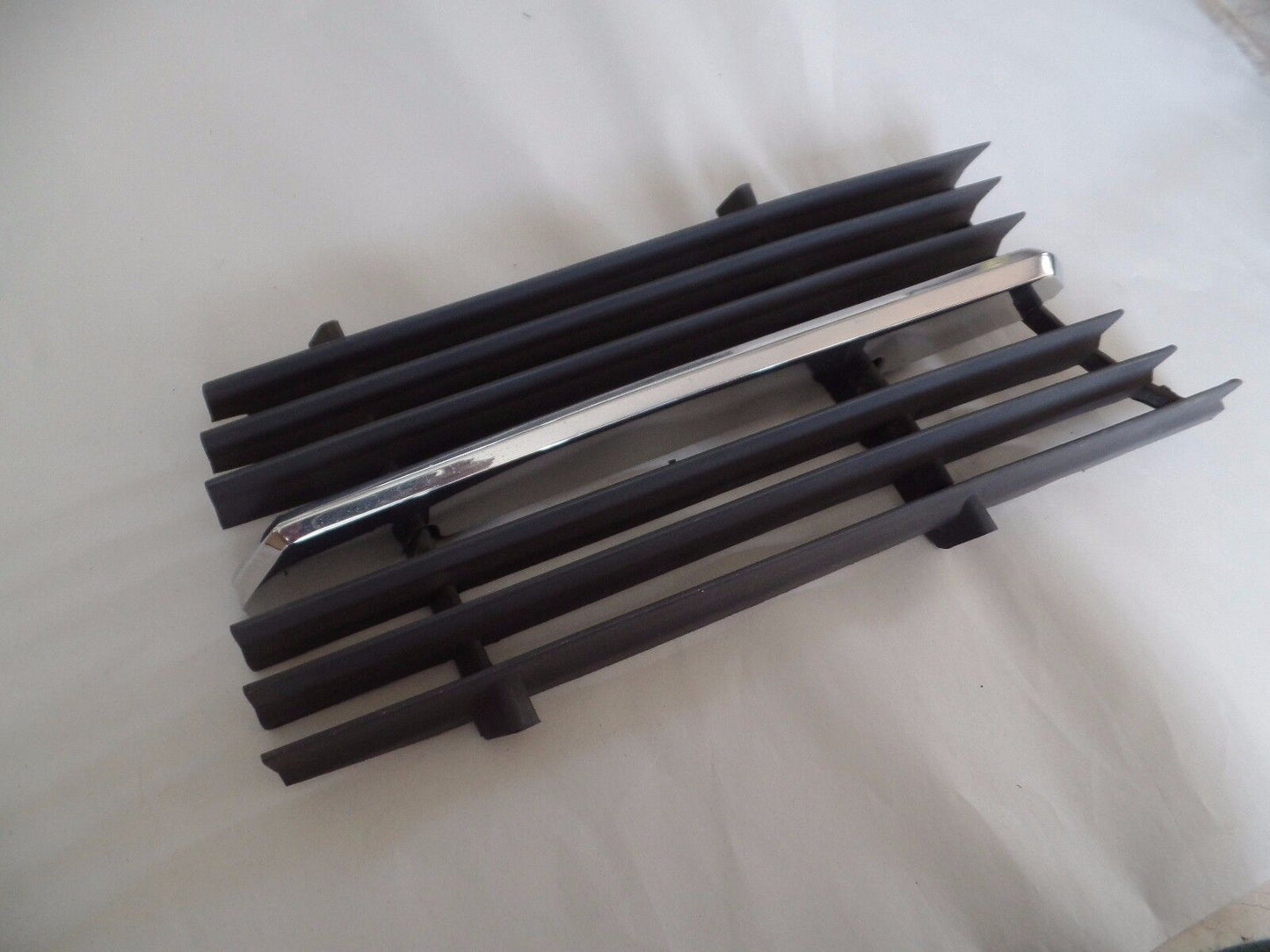MERCEDES sl Grille Insert 560sl 450sl 380sl 107 560 380 450 slc 350 W107 280