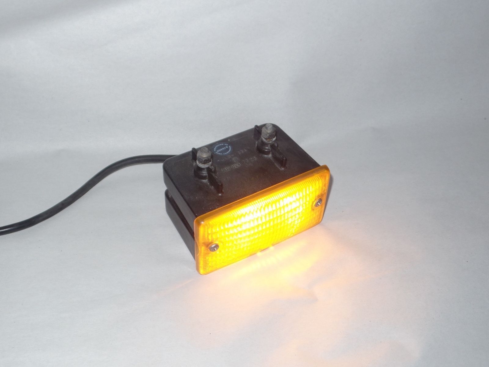 MERCEDES 107 TURN SIGNAL 450 380 560 SLC sl light 500 450sl 560sl w107 r107 350