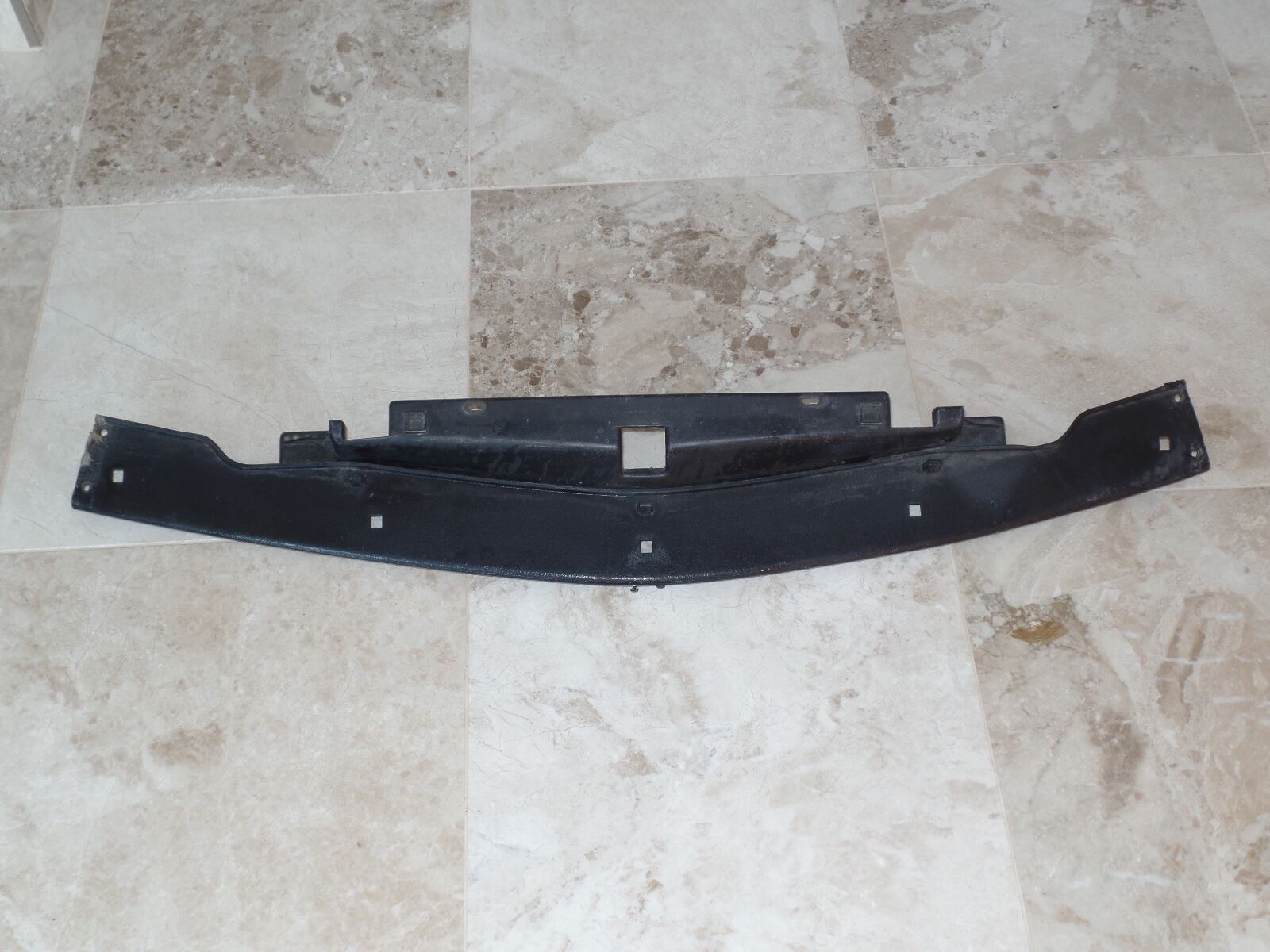 MERCEDES Radiator covering mount lower spoiler 560sl W107 SL 560 1075050088 R107