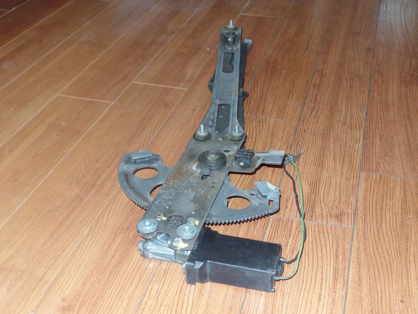 Mercedes SL Window Regulator 450sl 380sl 560sl 1077200846 w107 r107 450 560 380