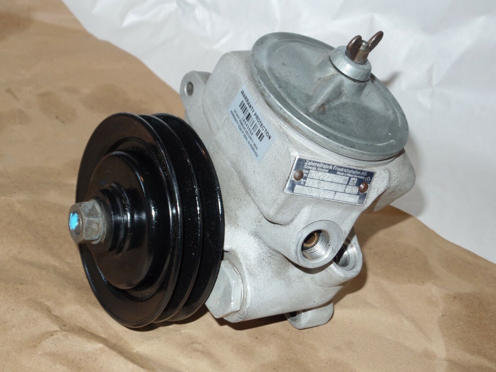Mercedes SL Pump Power Steering w107 107 380sl 380 500 450 1264600080 pulley