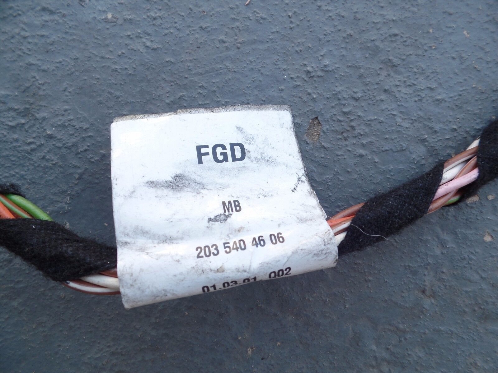 Mercedes Benz wiring harness for speaker c230 c240 c280 c320 c350 2035404606