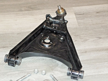 Mercedes sl 107 Left Lower Control Arm 560sl w107 1073302407 560 sl transverse