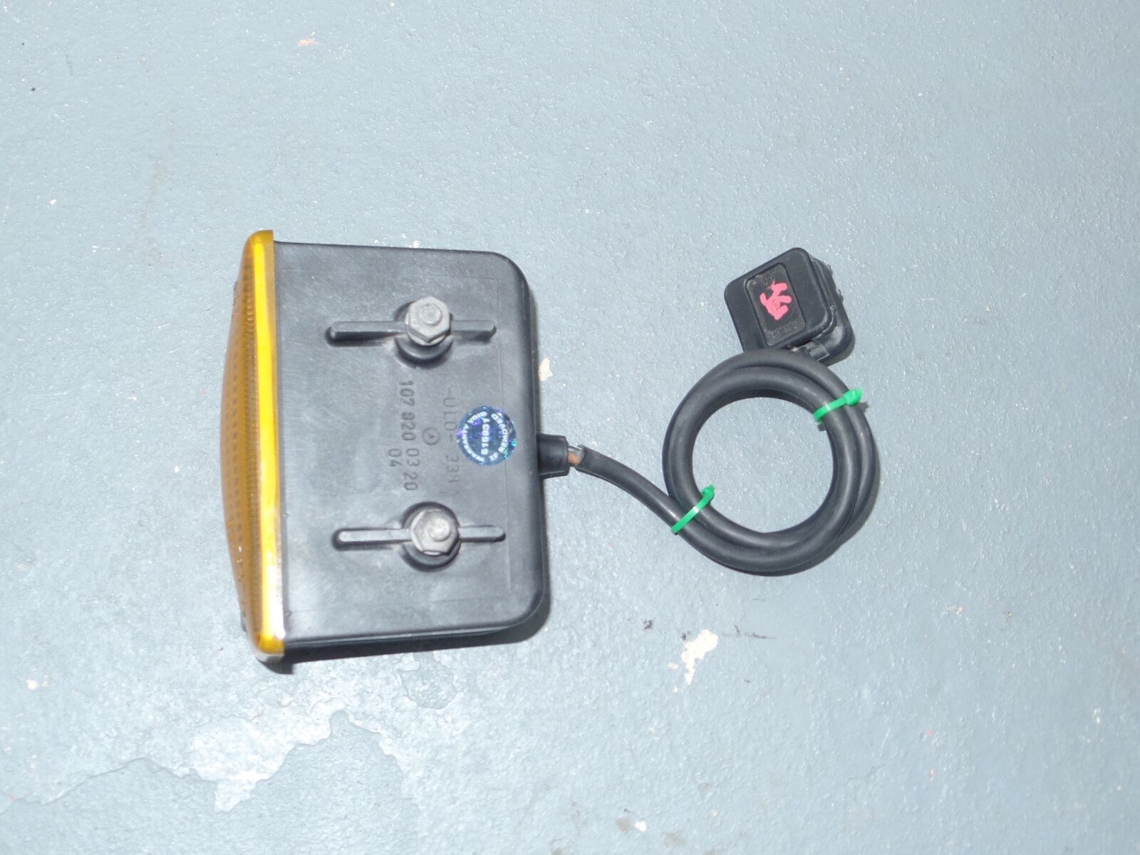 MERCEDES 107 TURN SIGNAL 450 380 560 SLC sl light 500 450sl 560sl w107 r107 350