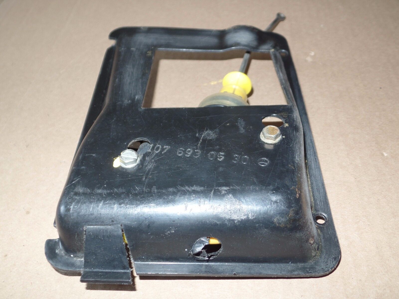 MERCEDES Trunk Lock Vacuum Element Actuator W107 380sl 560SL 560 107 sl 500 R107