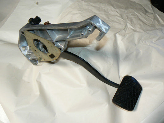 MERCEDES sl Brake pedal assembly W107 560 380 107 450 slc r107 1072900219