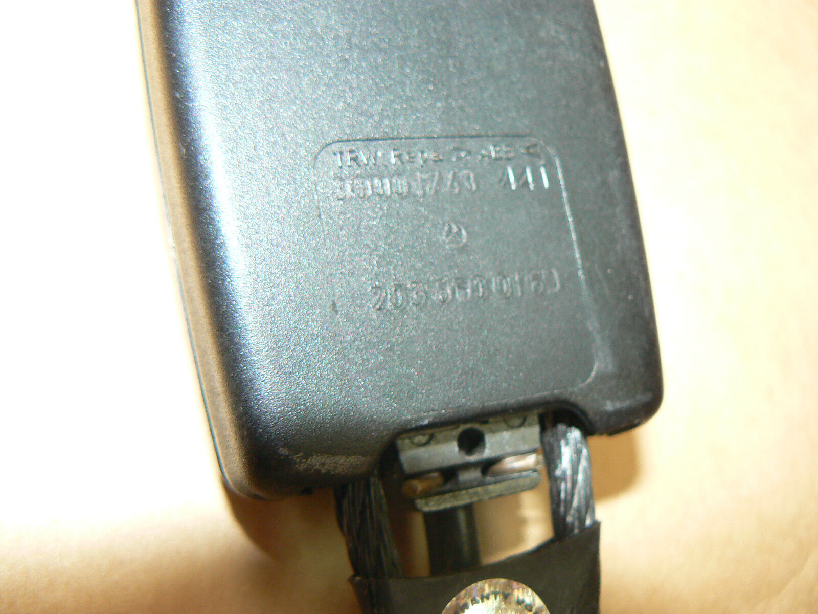 Mercedes Benz Seat Belt Buckle c230 c320 230 320 w203 c240 240 2038500169