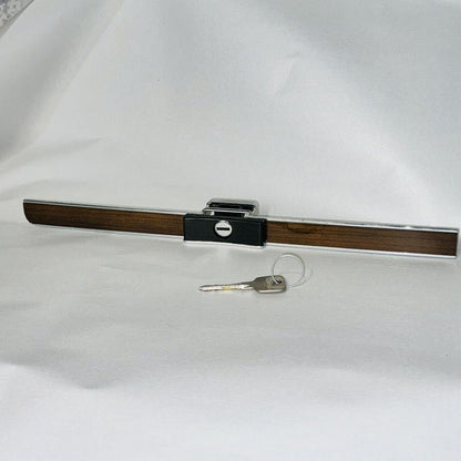 SL W107 Dash molding trim 450sl 380 350 450 glove box 107 r107 slc door key lock