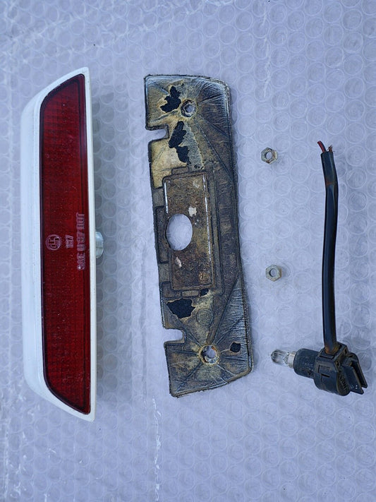SL W107 Trunk Third Brake Light Lens 560sl 450 380 107 560 500 r107 Mercedes slc