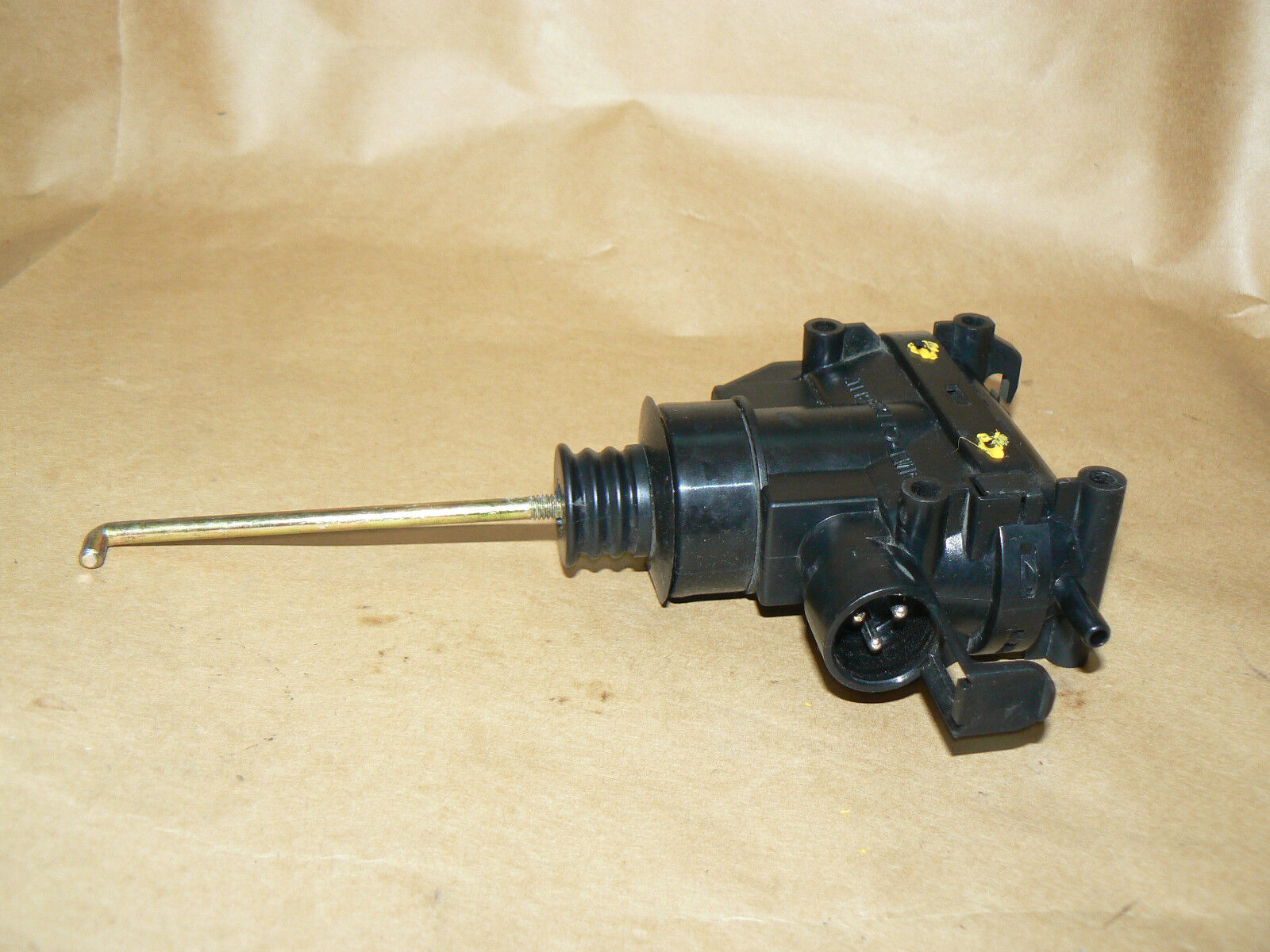 MERCEDES Trunk Lock Vacuum Element Actuator W107 380sl 560SL 560 107 sl 500 R107