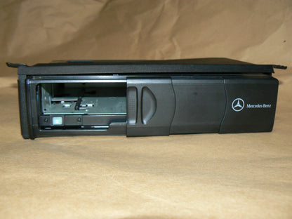 Mercedes Benz Radio CD Changer c230 c320 230 320 w203 s500 c240 240 sedan clk s