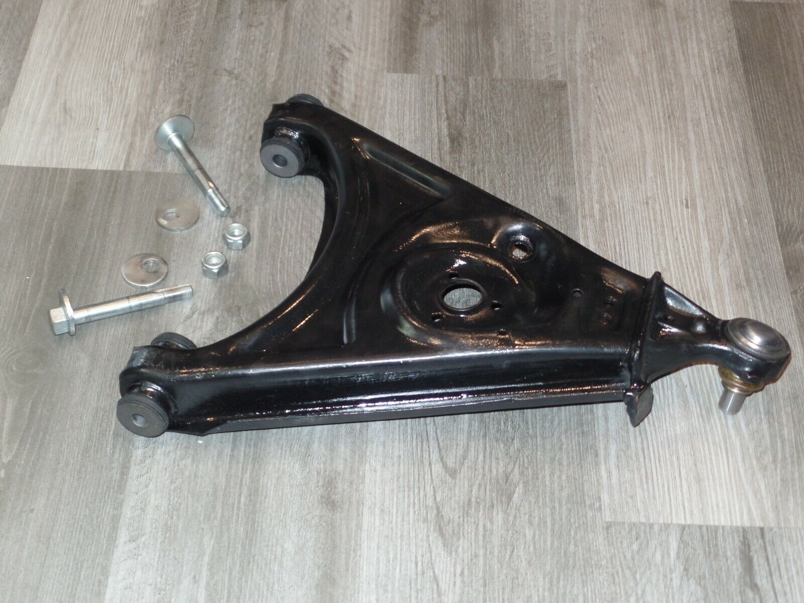 Mercedes sl 107 Left Lower Control Arm 560sl w107 1073302407 560 sl transverse