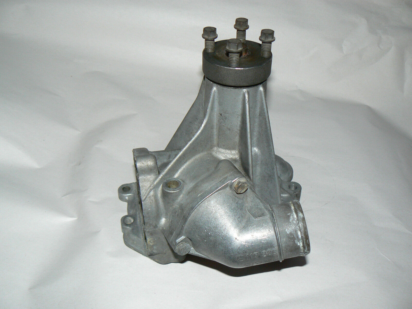 SL W107 107 Water Pump 560 560sl inlet 1172011001 W126 126 R107 1172030174 INLET