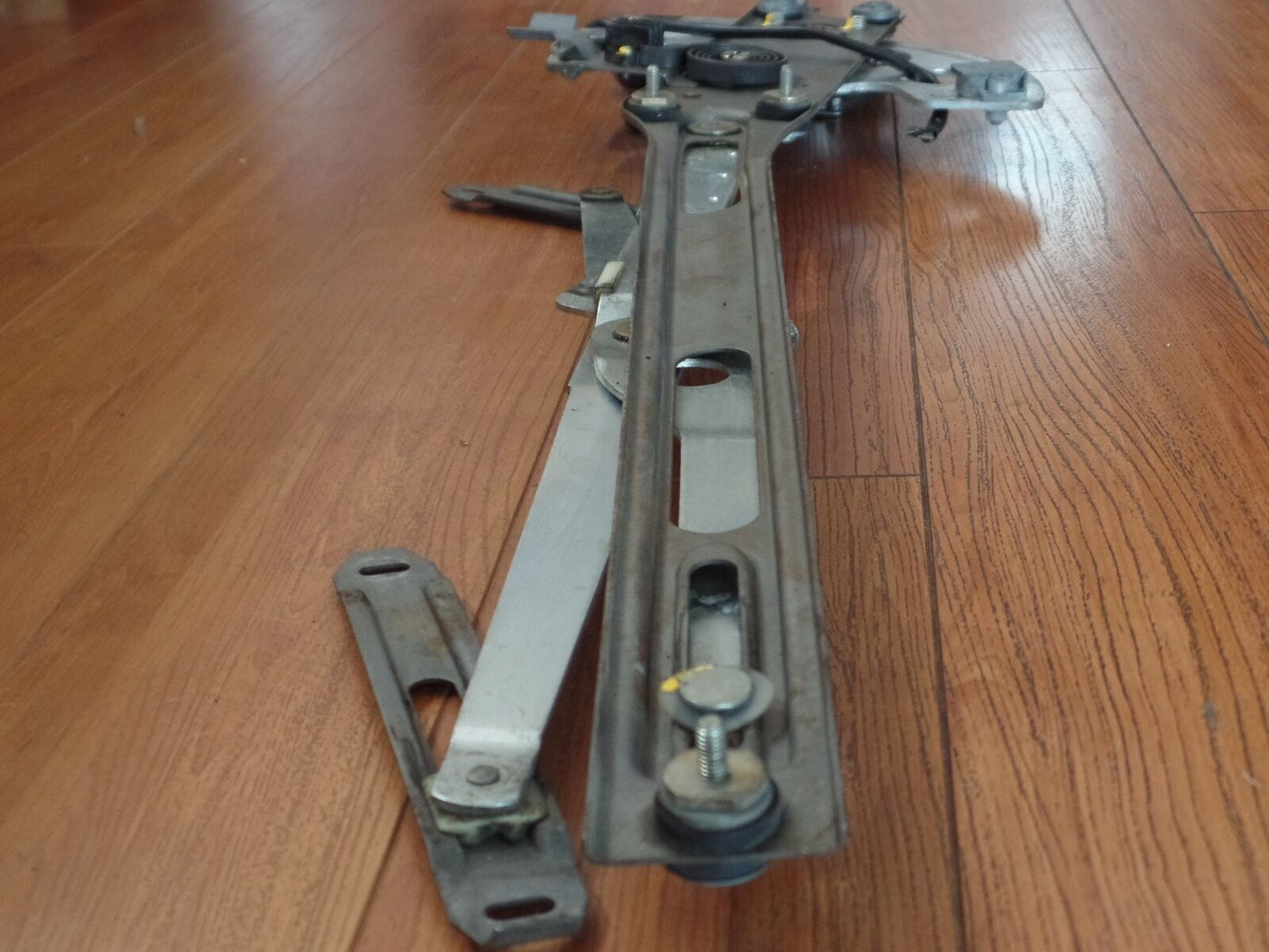 Mercedes SL Window Regulator 450sl 380sl 560sl 1077200846 w107 r107 450 560 380