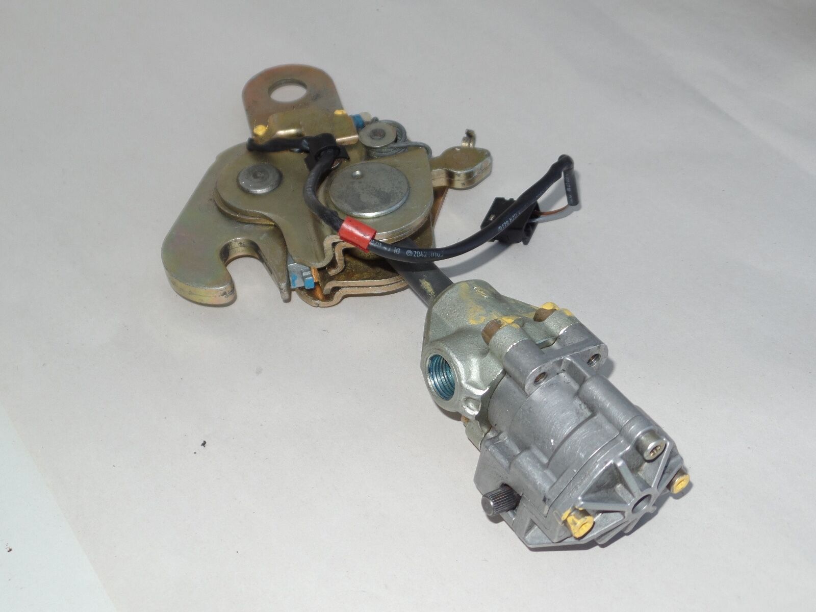 Mercedes sl seat detent 500 sl500 sl300 sl6001299101461-1299100261