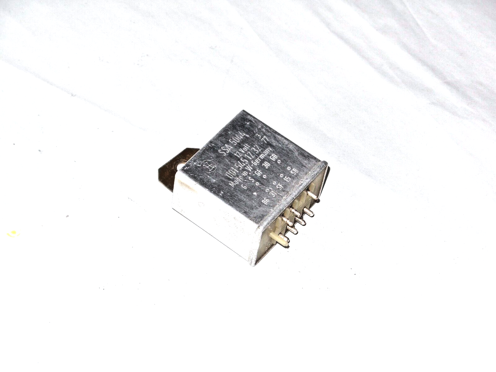 MERCEDES SL seat belt warning control unit 0015451232 380 450 560 w107 107