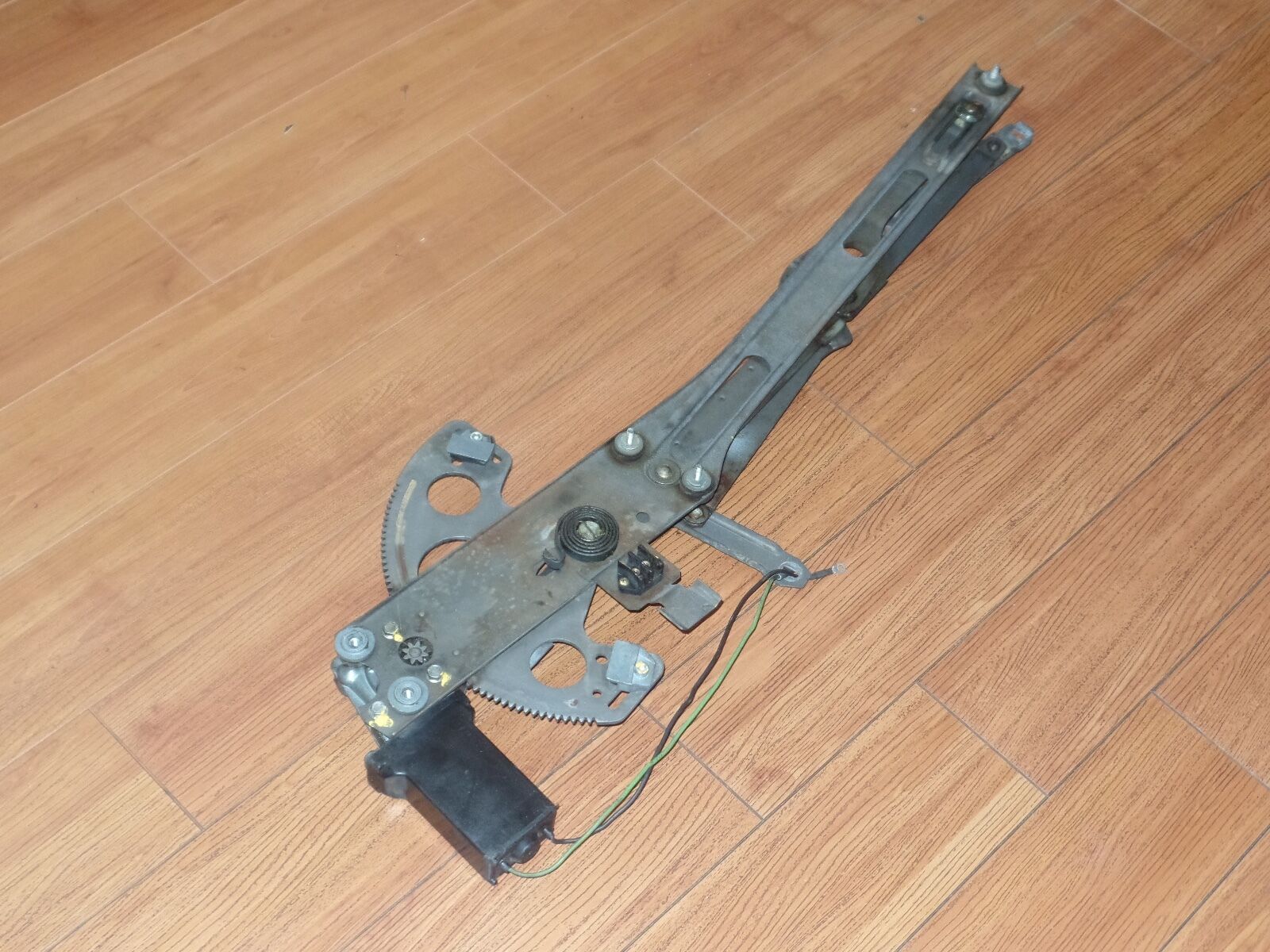Mercedes SL Window Regulator 450sl 380sl 560sl 1077200846 w107 r107 450 560 380